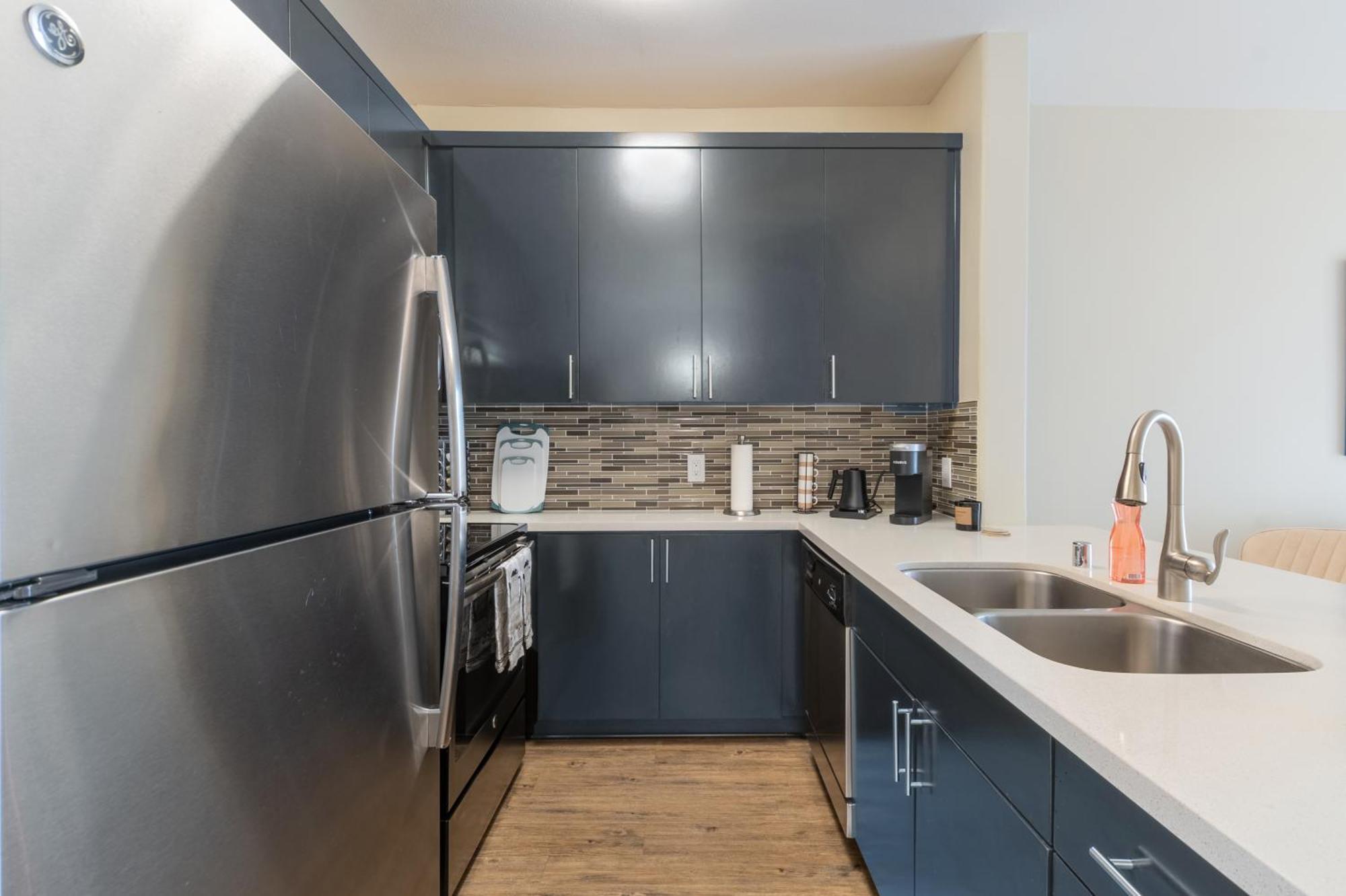 Marina Del Rey Getaway, Free Parking, Pool, Hot Tub * Los Angeles